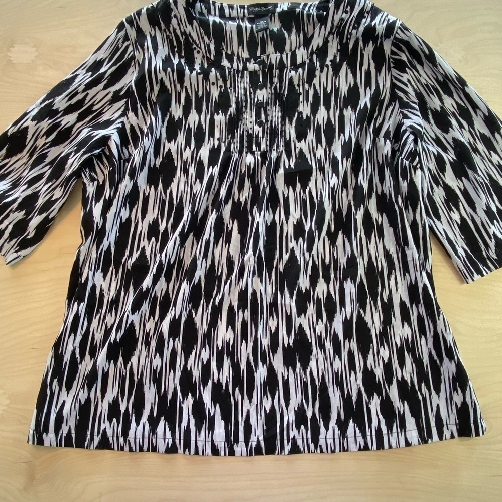 Maggie Barnes Tunic size 3X (26/28) (DS)